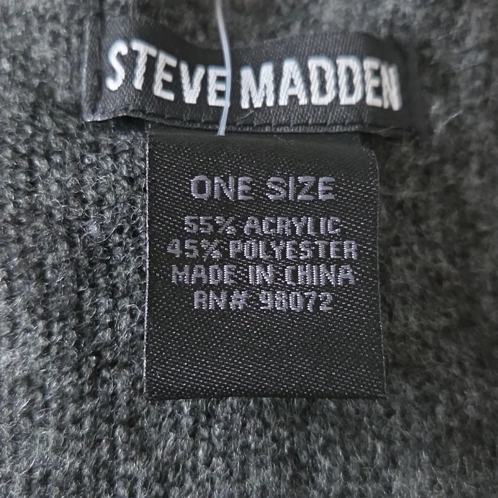 Steve Madden Unisex Grey Fringe Scarf 1 SFM, NWT